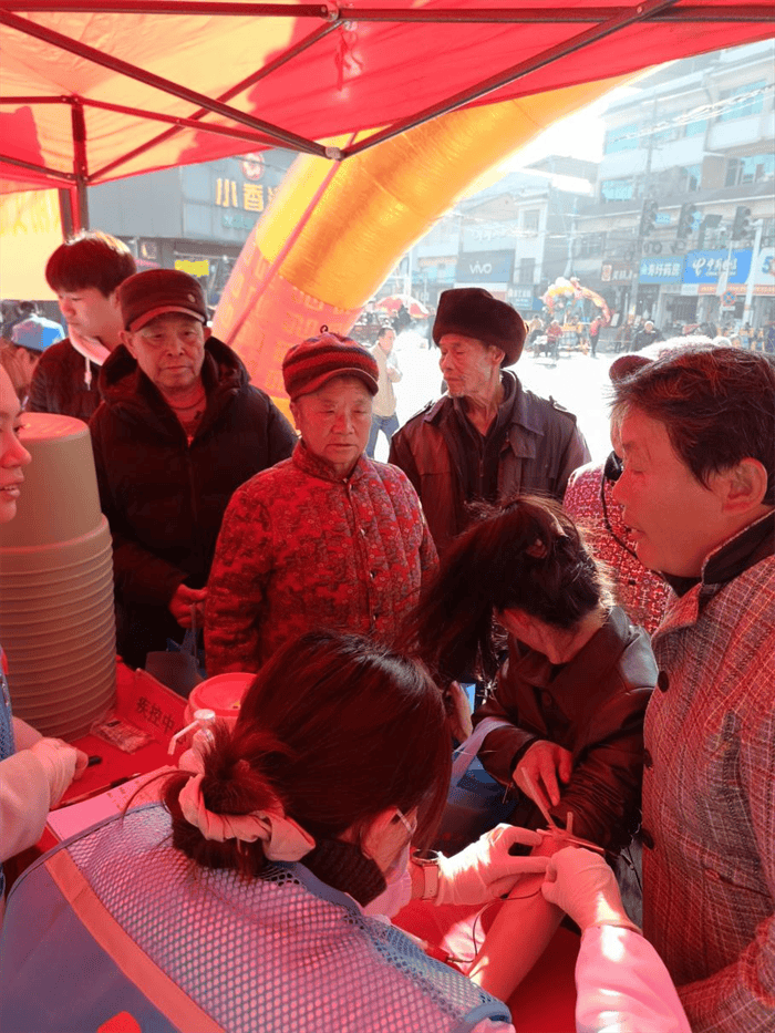 道縣開展艾滋病性病丙肝宣傳知識進鄉鎮活動