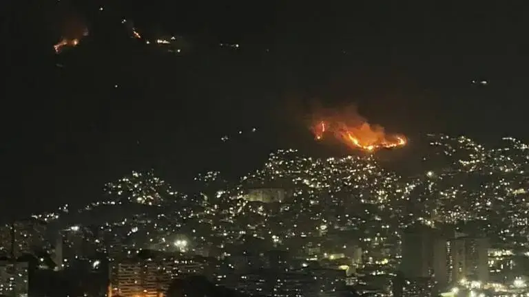 特朗普稱委內瑞拉是一個“死掉的國家”，美國“正在掌權”，美需全面獲取委石油及其他資源