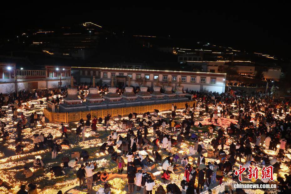 藏傳佛教聖地青海塔爾寺迎“燃燈日”