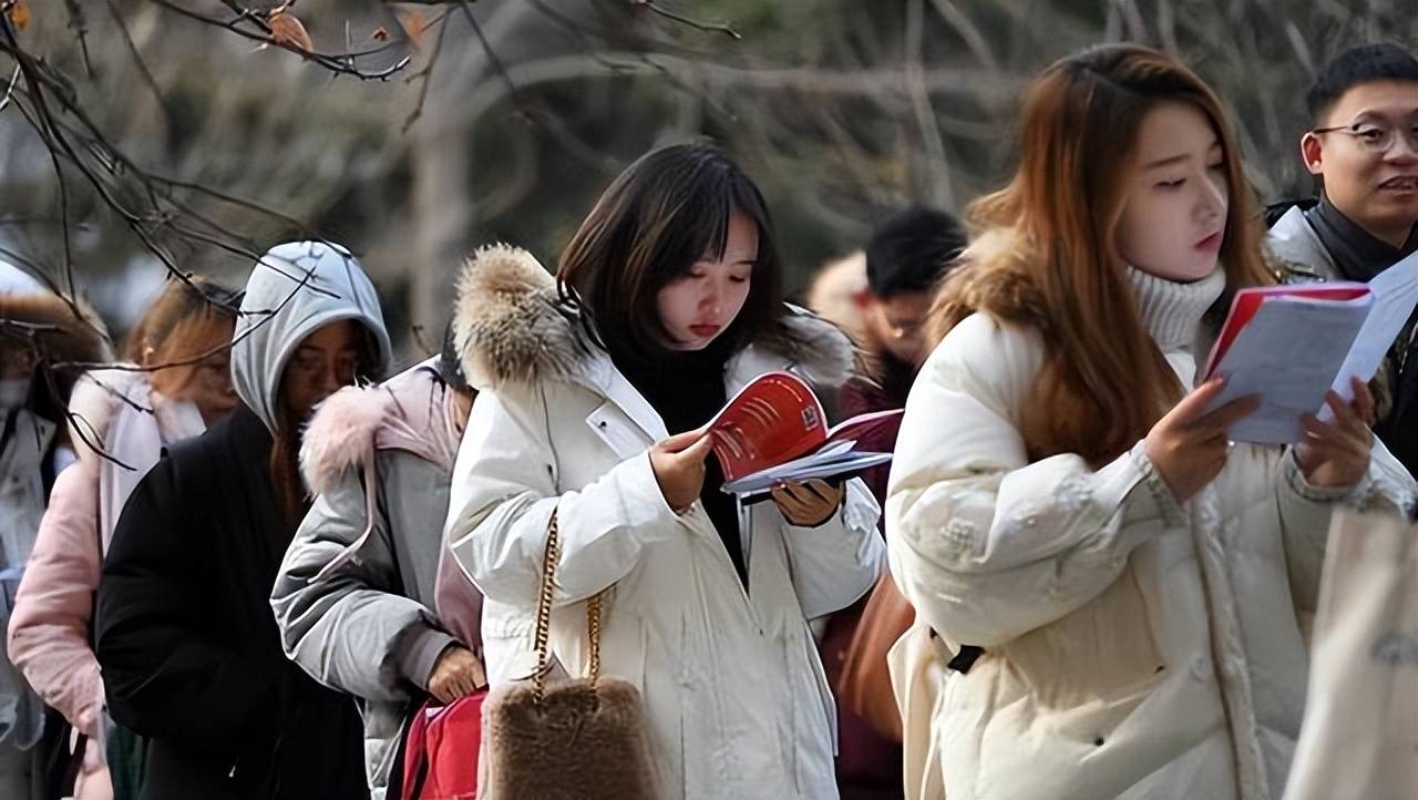 原創“考研熱”顯著退潮，2026考研報名343萬人，考研人數被考公反超