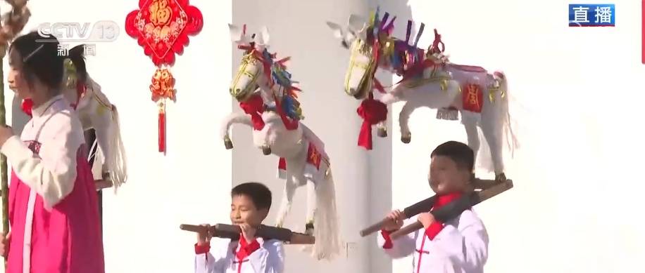 新年伊始消費升溫年貨市集火熱 “頂流”美食滿足味蕾活躍經濟