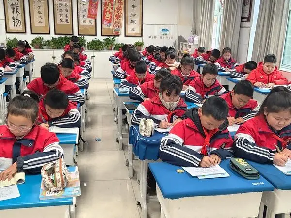 汉滨区果园小学开展数学计算比赛活动