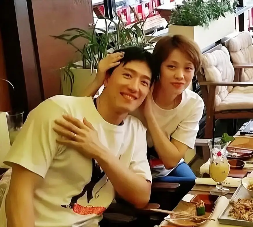 原創身價7億二婚娶師妹，劉翔愛旅遊不創業不奢侈，女友是暗黑休閒風