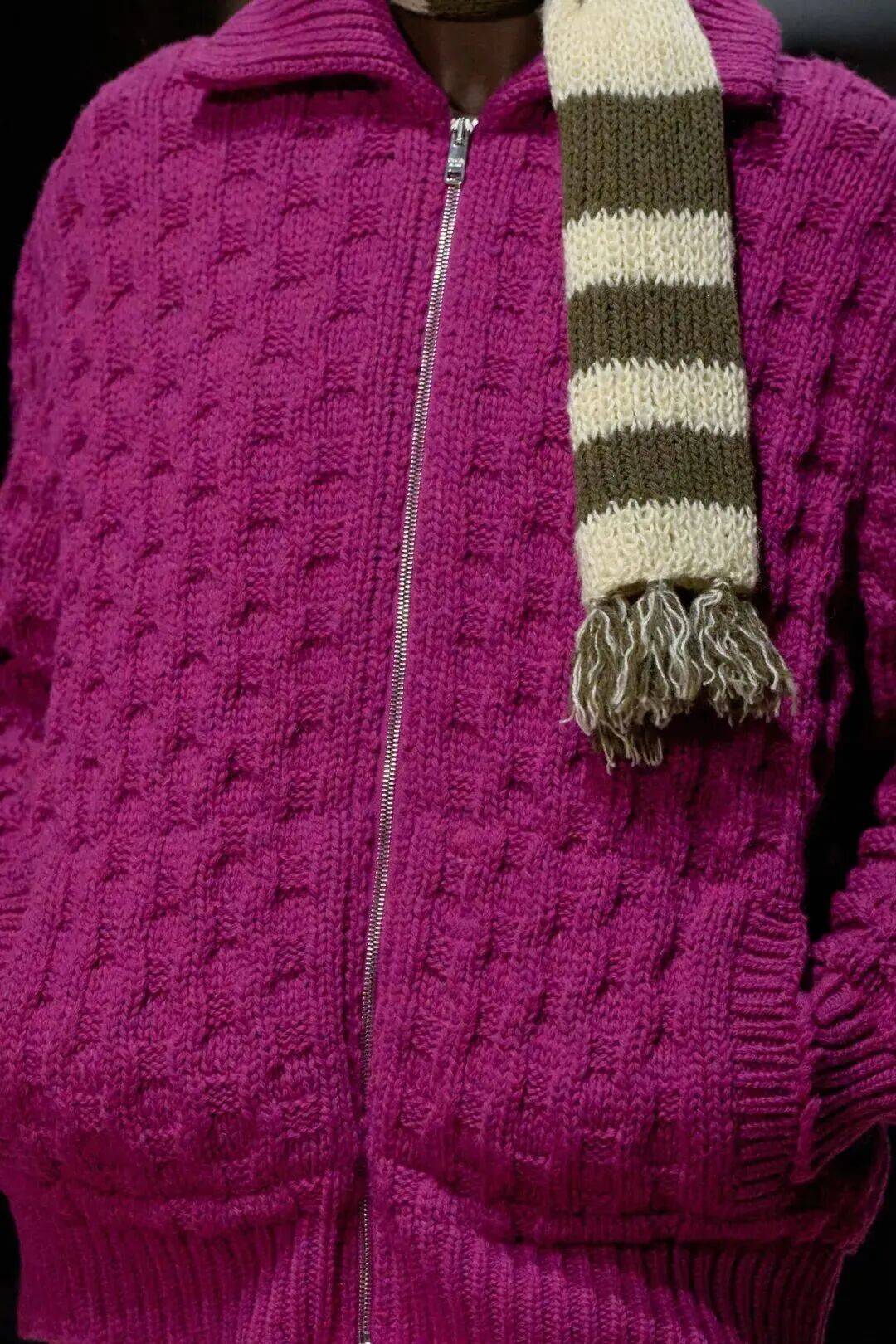 十五位女性，六十套造型，Prada 如何理解穿著