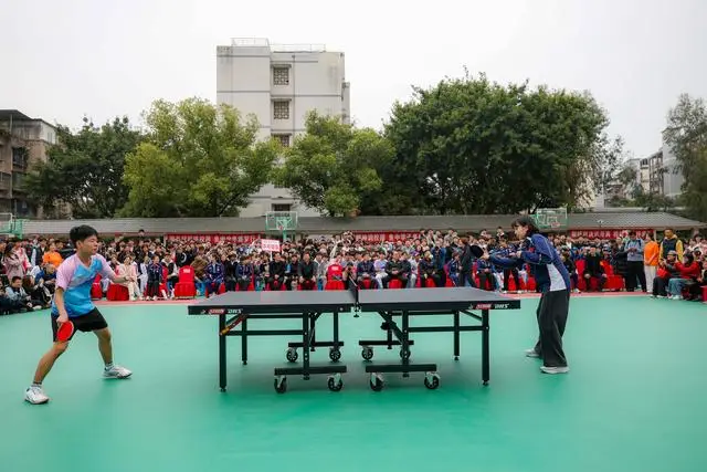 國家乒乓球隊女隊走進重慶魚洞中學