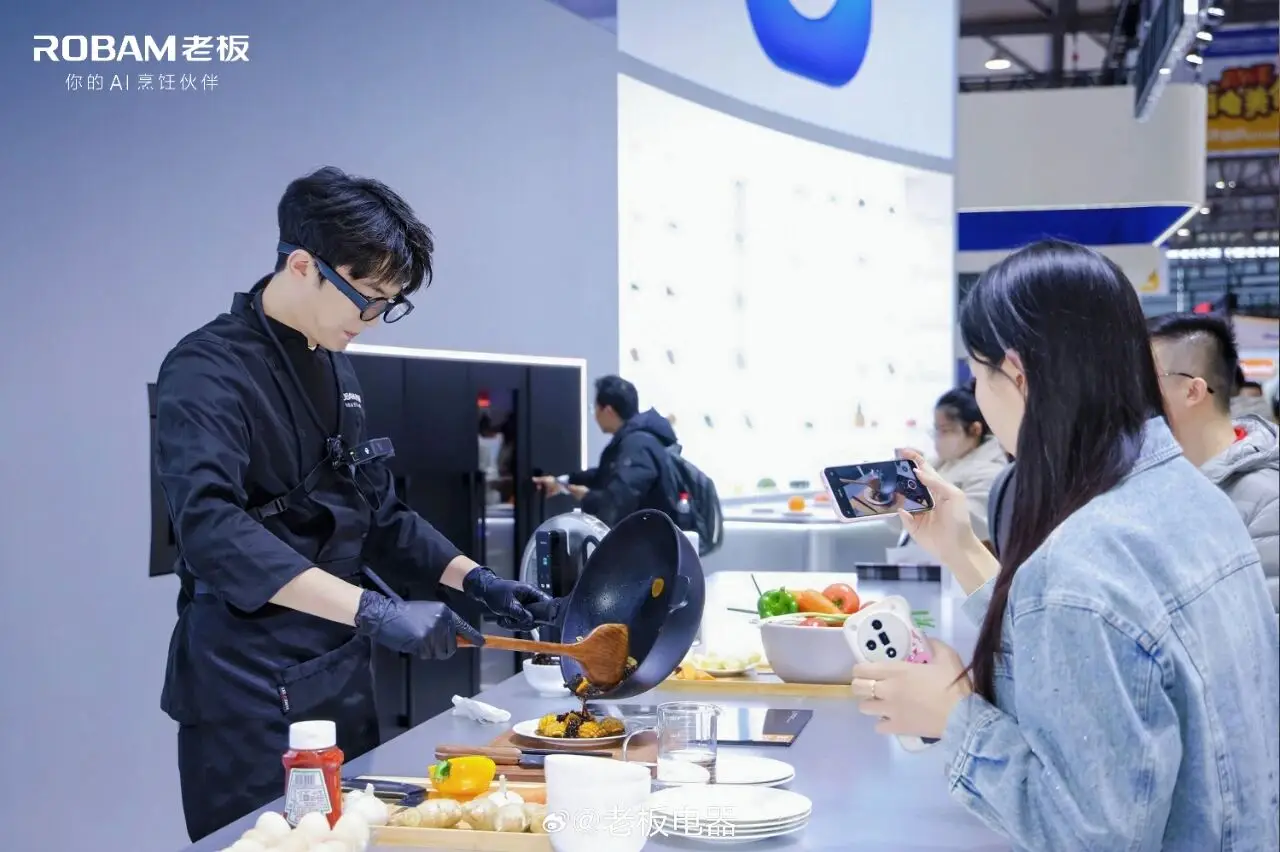 食神大模型加持，全球首款AI烹飪眼鏡釋出