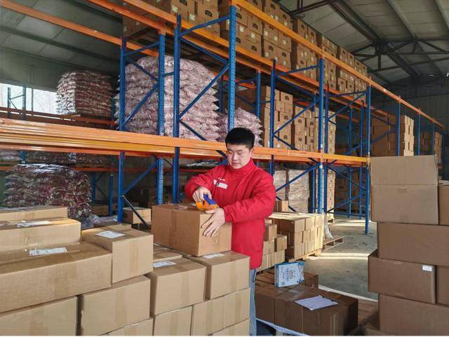 原油價格上漲推動快遞公司漲價，多地運價上調