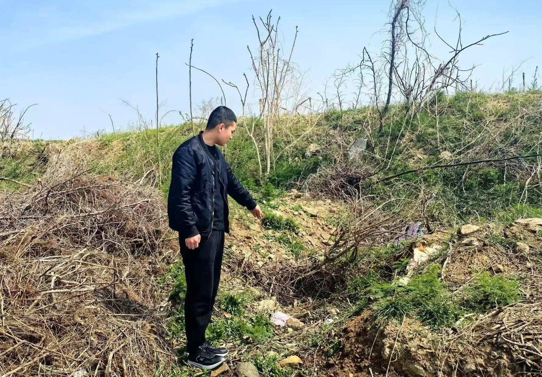 和兒子微信聊天的“媽媽”其實是殺人嫌犯！裝修工強姦未遂殺害女子，用她手機欺騙家屬